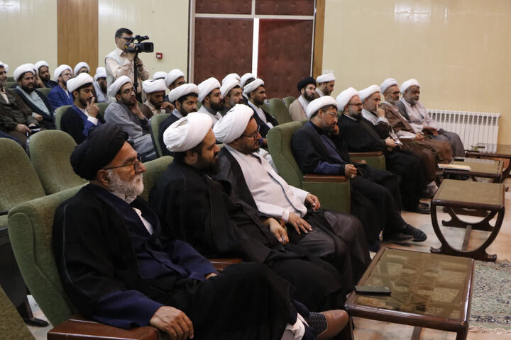 تصاویر/ همایش مبلغین و روحانیون شهرستان زاهدان