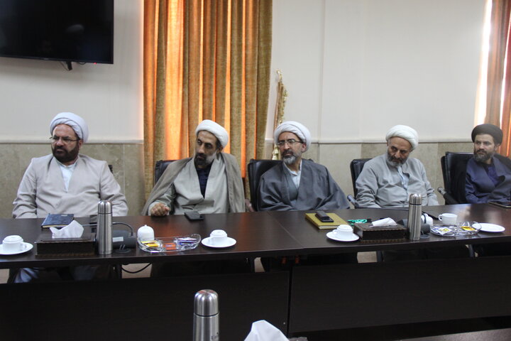 تصاویر / اولین دوره کارگاه آموزش وصیت نامه نویسی در مرکز مدیریت حوزه علمیه استان قزوین (روز دوم )