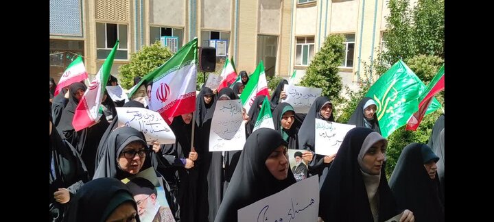 تصاویر / اجتماع اساتید ،وطلاب مدرسه علمیه تخصصی کوثر خواهران قزوین با رهبر معظم انقلاب اسلامی