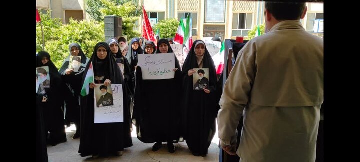 تصاویر / اجتماع اساتید ،وطلاب مدرسه علمیه تخصصی کوثر خواهران قزوین با رهبر معظم انقلاب اسلامی