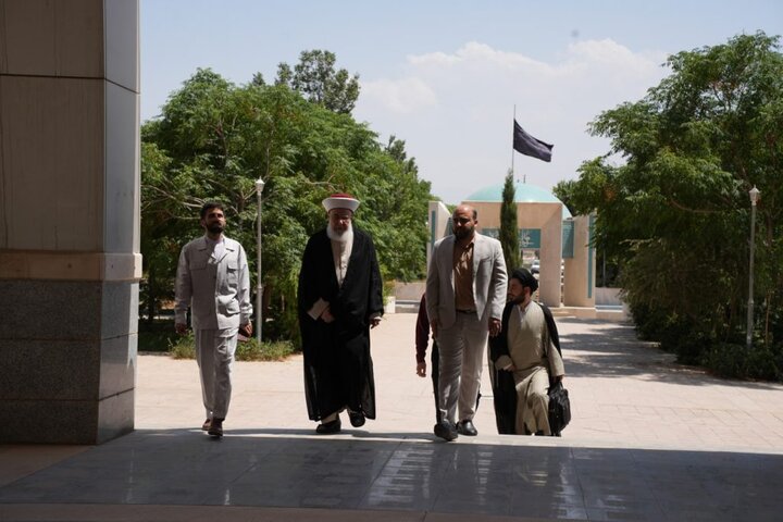 تصاویر /بازدید رئیس هیئت امنای تجمع علمای مسلمانان لبنان از دانشگاه باقرالعلوم(ع)