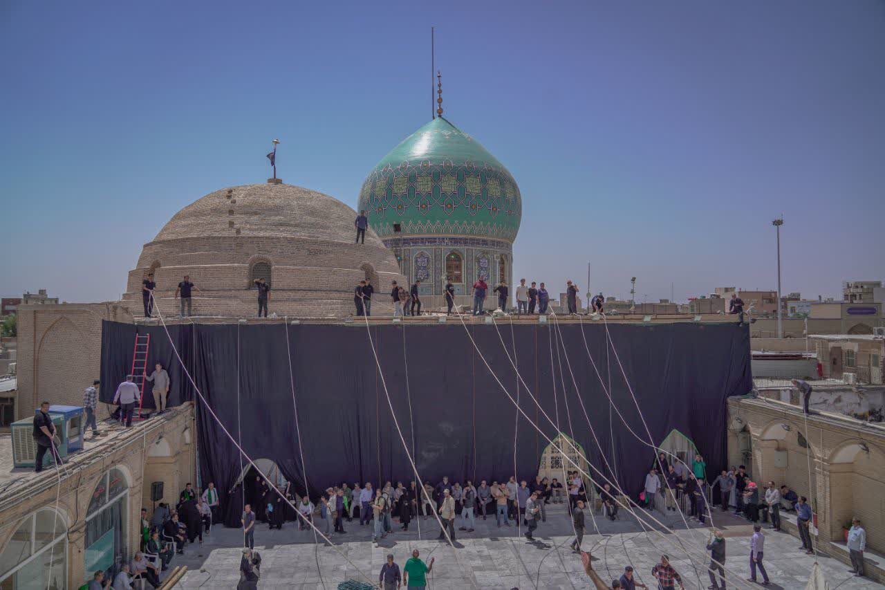 خیمه محرم در صحن امامزاده موسی مبرقع(ع) برپا شد/ آغاز رسمی حال و هوای حسینی در آستانه ماه عزا