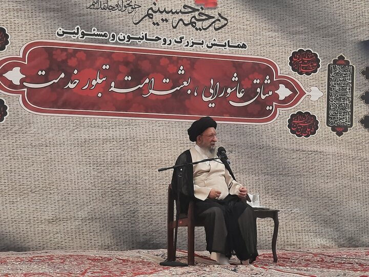 انتقال پیام عاشورا مهم‌ترین وظیفه عالمان دینی و فعالان فرهنگی است