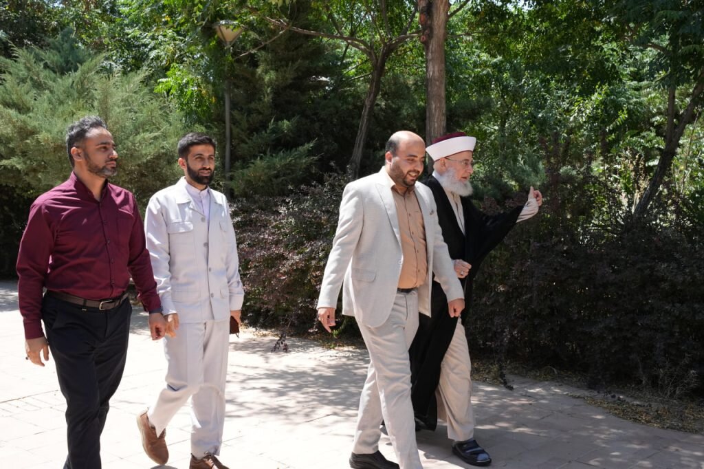 تصاویر /بازدید رئیس هیئت امنای تجمع علمای مسلمانان لبنان از دانشگاه باقرالعلوم(ع)