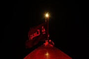 كربلاء تشهد مراسم استبدال رايتي قبتي الإمام الحسين وأخيه العباس (عليهما السلام) إيذاناً بحلول شهر المحرم (فيديو وصور)
