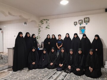 دیدار خواهران طلبه و دختران کوهدشتی با خانواده شهید ضرونی