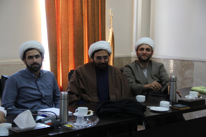 تصاویر / اختتامیه کارگاه آموزشی وصیت نامه نویسی در حوزه علمیه قزوین با حضور مدیر کل اوقاف وامور خیریه استان قزوین