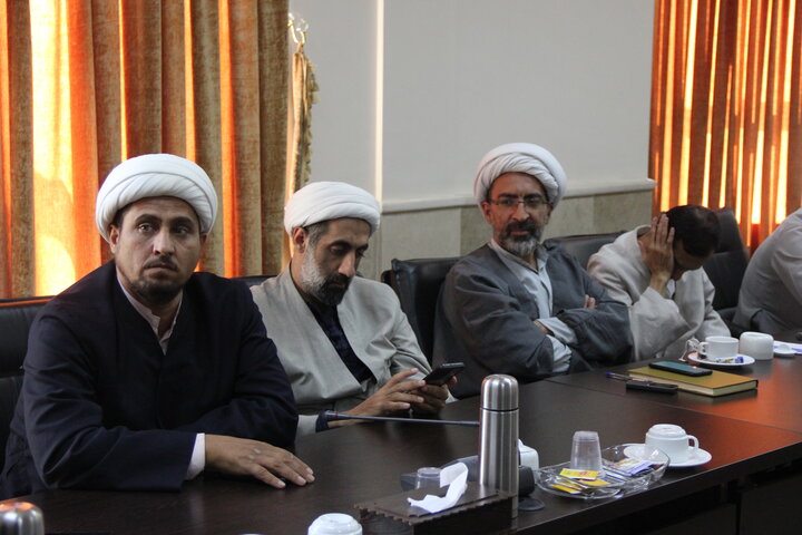 تصاویر / اختتامیه کارگاه آموزشی وصیت نامه نویسی در حوزه علمیه قزوین با حضور مدیر کل اوقاف وامور خیریه استان قزوین
