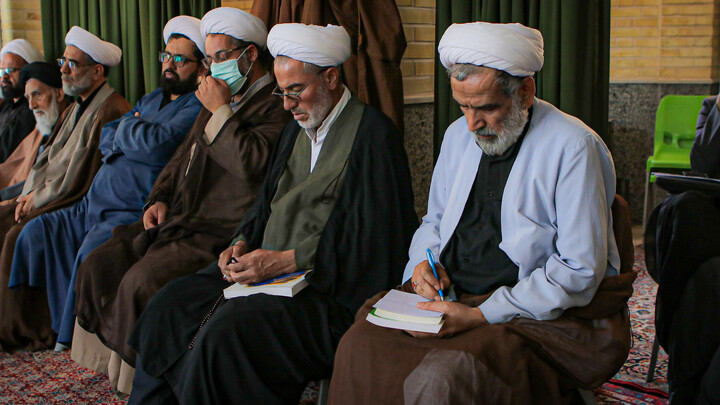 تصاویر/ جلسه اقامه عزای حسینی در مدرسه علمیه آیت الله آخوند