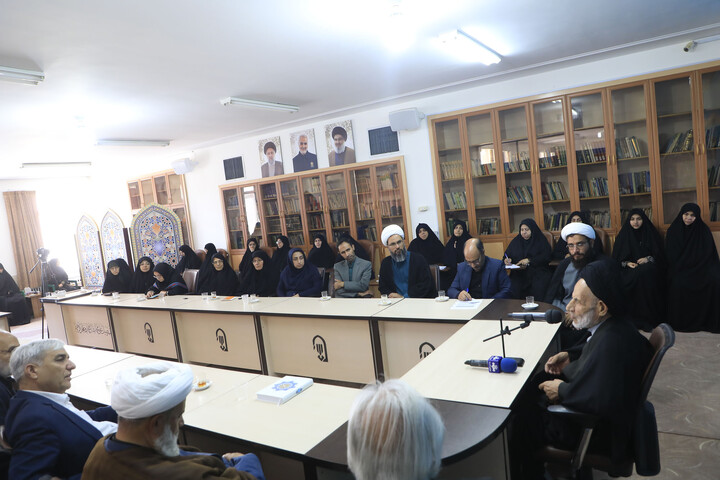 دیدار شاعران با نماینده ولی فقیه در خراسان جنوبی