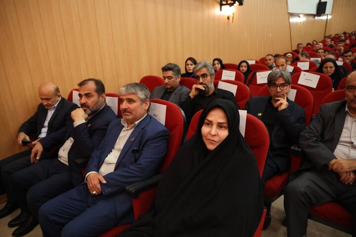 تصاویر/ دهمین جشنواره آموزشی تحصیلی جایزه ملی ایثار