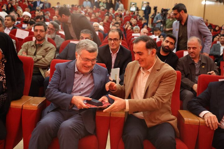 تصاویر/ دهمین جشنواره آموزشی تحصیلی جایزه ملی ایثار