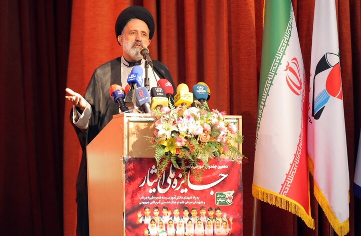 تصاویر/ دهمین جشنواره آموزشی تحصیلی جایزه ملی ایثار
