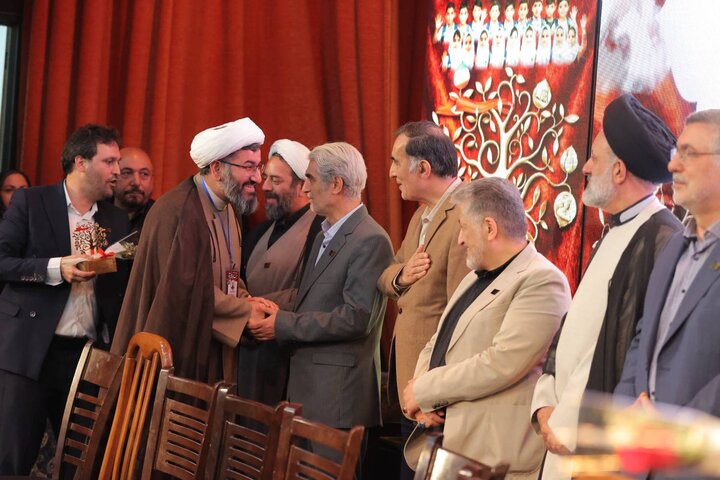 تصاویر/ دهمین جشنواره آموزشی تحصیلی جایزه ملی ایثار