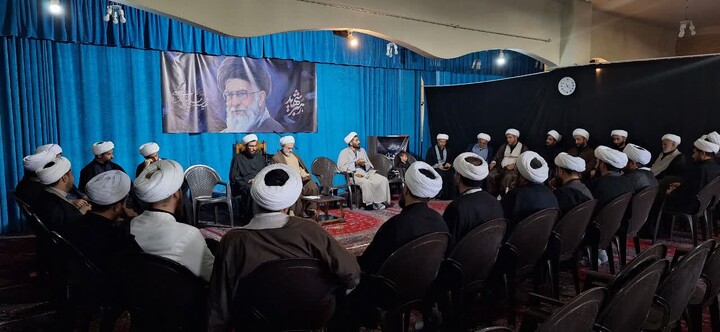 مبلغان پیام قیام امام حسین(ع) را متناسب با نیاز روز تبیین کنند/ تأکید بر به‌روزرسانی پیام عاشورا برای نسل جوان +عکس