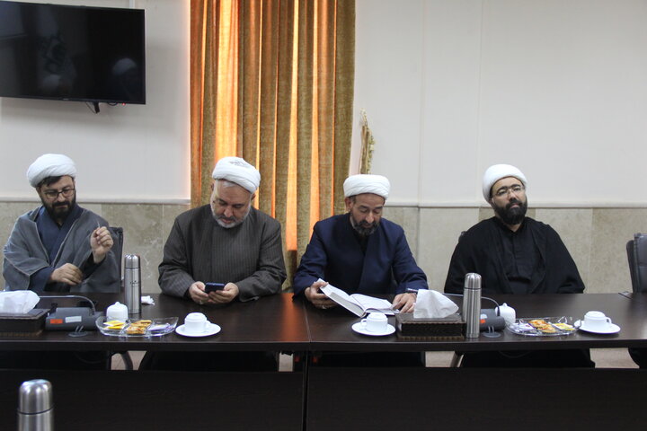 تصاویر / معارفه وتکریم مدیر جدید مدرسه علمیه شیخ الاسلام قزوین