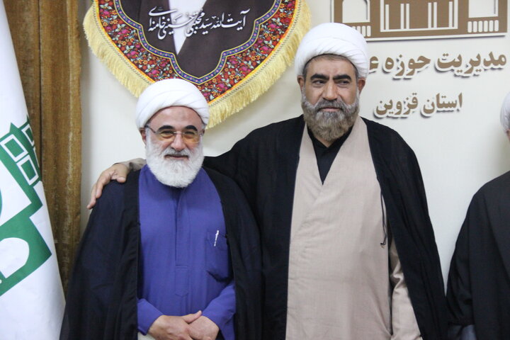 تصاویر / معارفه وتکریم مدیر جدید مدرسه علمیه شیخ الاسلام قزوین