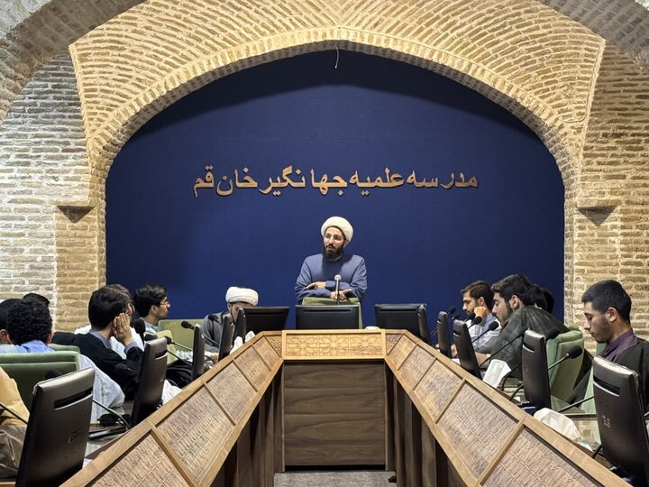 تصاویر/نشست توجیهی و اعزام گروه فرهنگی تبلیغی شهید فتاحی مدرسه علمیه جهانگیرخان به استان فارس ویژه ماه محرم
