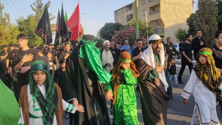 تصاویر/ مراسم ورود کاروان نمادین حضرت اباعبدالله الحسین(ع) در شهر کاظم آباد