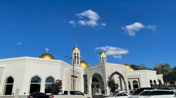 Illinois mosque opens doors to promote understanding of Islam