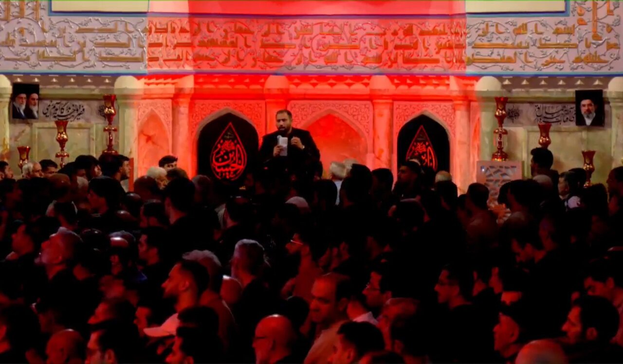 مراسم عزاداری امام حسین (ع) در رواق امام خمینی حرم مطهر رضوی