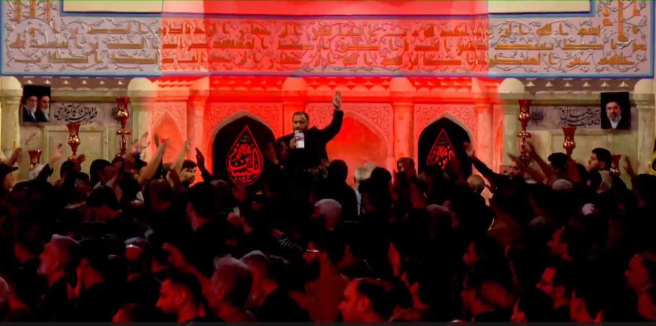 مراسم عزاداری امام حسین (ع) در رواق امام خمینی حرم مطهر رضوی