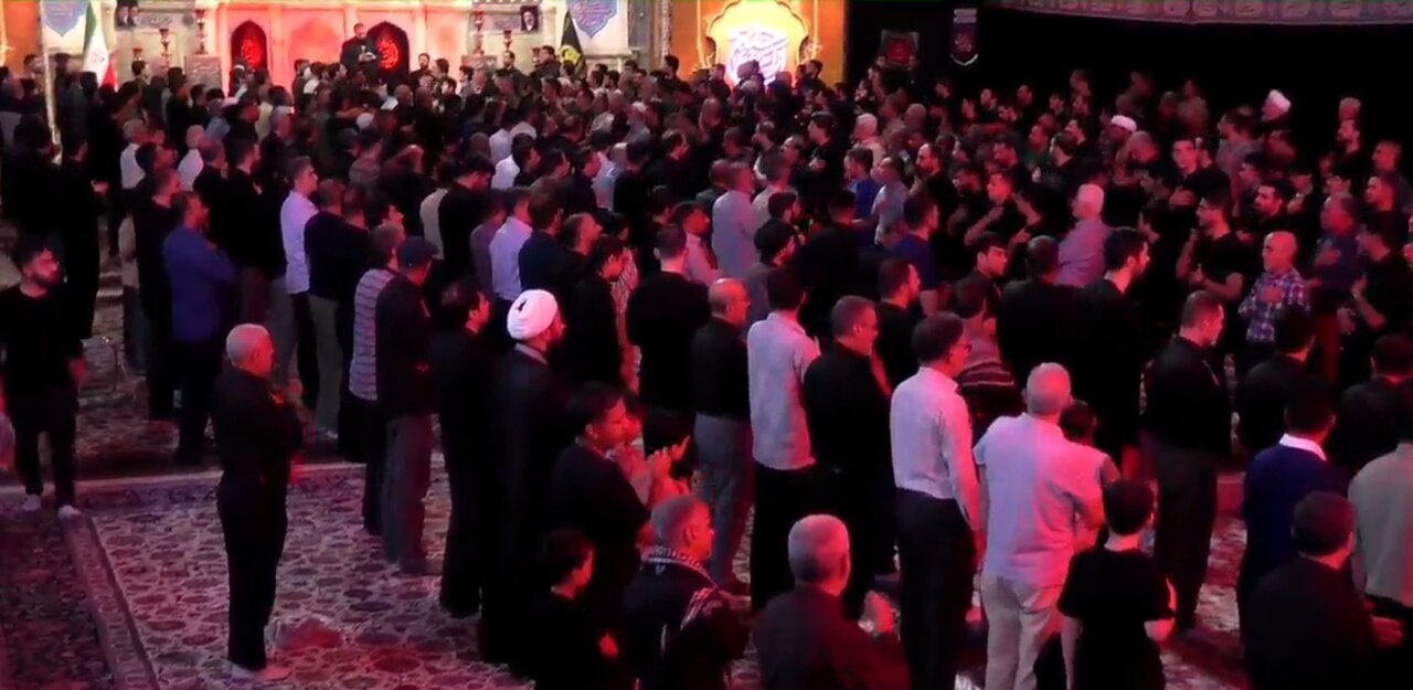 مراسم عزاداری امام حسین (ع) در رواق امام خمینی حرم مطهر رضوی