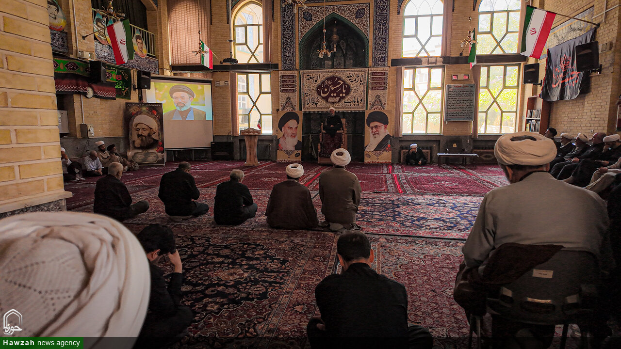 تصاویر/ اقامه عزای حسینی در مدرسه علمیه آیت الله آخوند