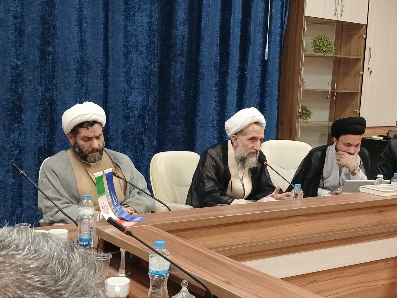 نشست هم‌اندیشی اساتید دانشگاه فردوسی مشهد با موضوع تبیین ابعاد علمی، اخلاقی و اجتماعی حضرت آیت‌الله سید مجتبی خامنه‌ای که در دفتر نهاد نمایندگی مقام معظم رهبری در دانشگاه فردوسی