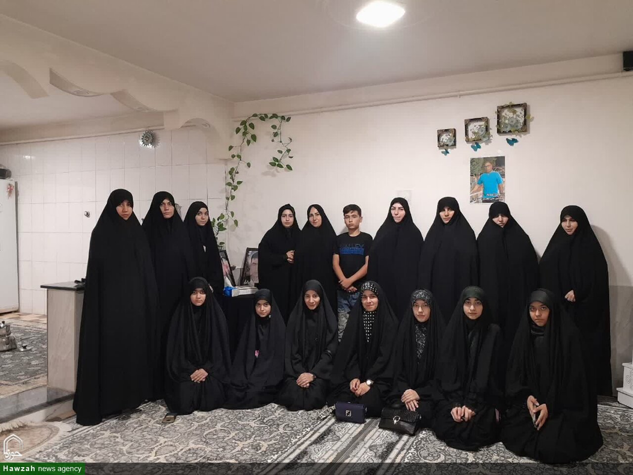دیدار خواهران طلبه و دختران کوهدشتی با خانواده شهید ضرونی