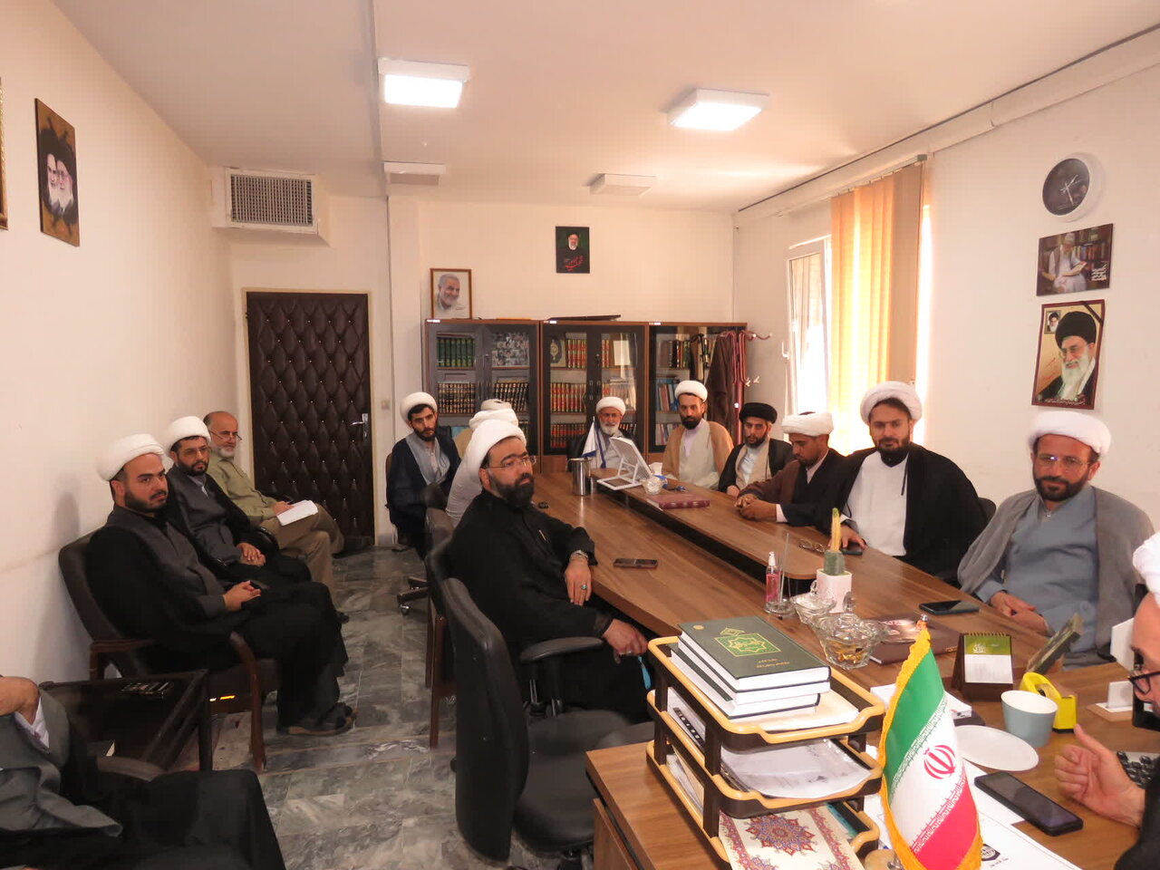 نشست هم‌اندیشی ائمه جماعات دانشگاه&nbsp;علوم پزشکی قزوین برگزارشد