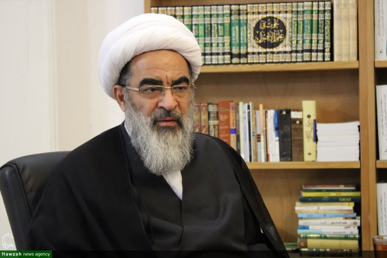 حقیقتِ مداحی، تبیین مفاهیم ارزشی اسلام است/ در عزاداران روحیه مقاومت ایجاد کنید