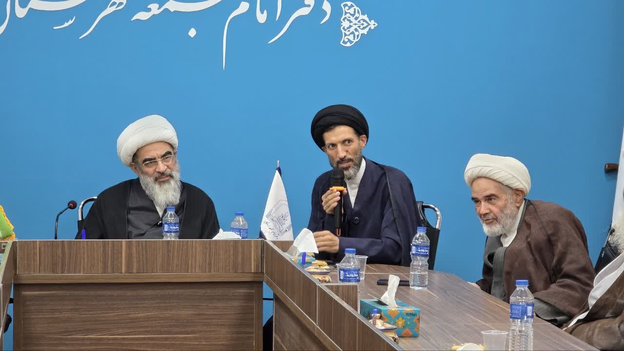 تصویر و فیلم از دیدار آیت الله محمد جواد فاضل لنکرانی با امام شهرستان اردکان