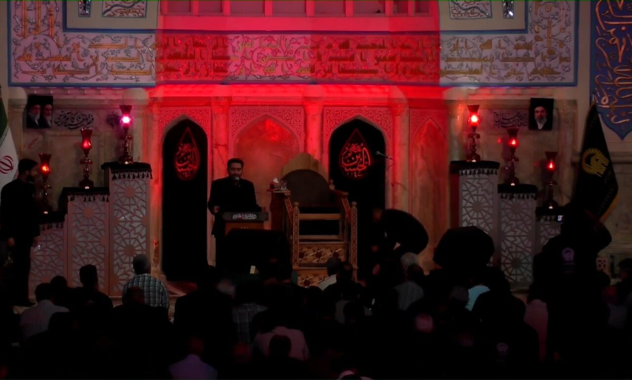 مراسم عزاداری امام حسین(ع) در رواق امام خمینی حرم مطهر رضوی