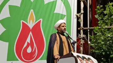 ملت ایران با ایمان، عزت و مقاومت در برابر دشمنان ایستاده است