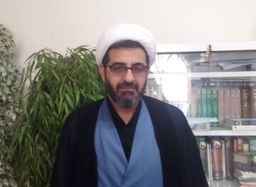 خدمت رسانی مدرسه علمیه پنج تن آل عبا به ۲۵۰ زائر مراسم تشییع پیکر رهبر شهید 