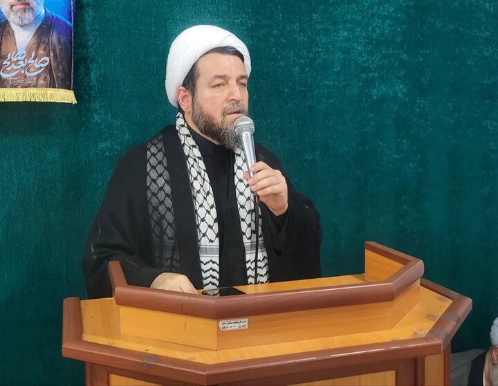 حوزه/ حضور ائمه جمعه محمودآباد و سرخ رود در جلسه جامعه روحانیت شهرستان
