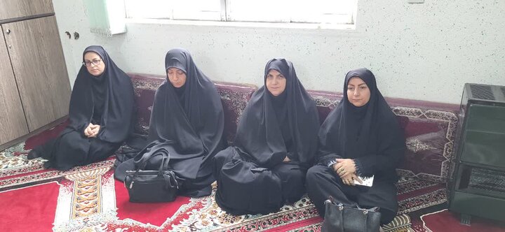 تصاویر/ حضور امام جمعه محمودآباد در کمیته امداد شهرستان