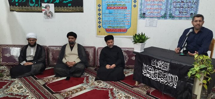 تصاویر/ حضور امام جمعه محمودآباد در کمیته امداد شهرستان