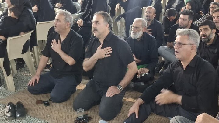 تصاویر / صد و هشتمین تجمع مردمی فین کاشان همزمان با عزاداری دومین شب محرم در میدان عامریه