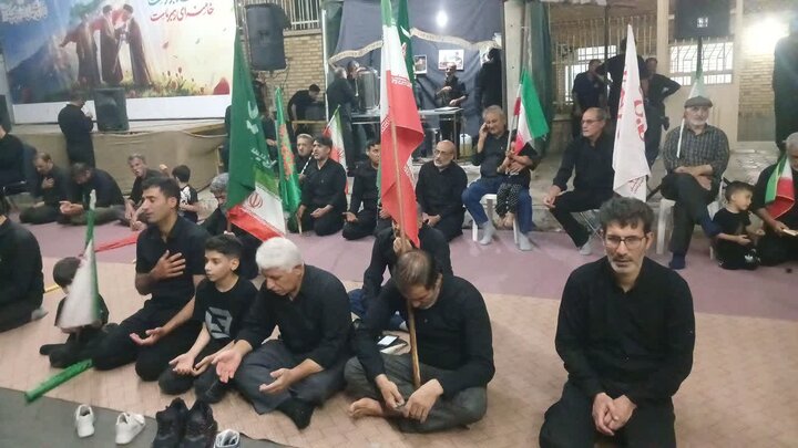 تصاویر/یک صد و هشتمین  میدان داران نوش آبادی در شب دوم محرم به یاد امام شهید و شهدای انقلاب