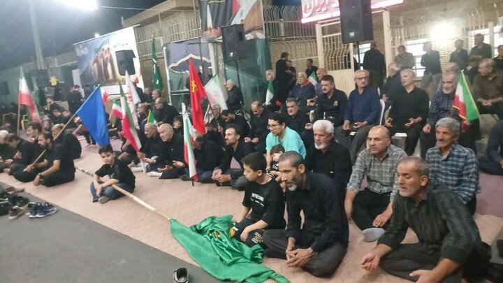 تصاویر/یک صد و هشتمین  میدان داران نوش آبادی در شب دوم محرم به یاد امام شهید و شهدای انقلاب
