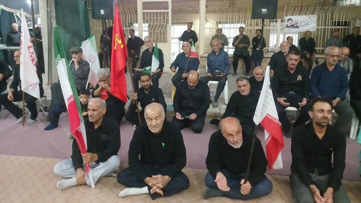 تصاویر/یک صد و هشتمین  میدان داران نوش آبادی در شب دوم محرم به یاد امام شهید و شهدای انقلاب