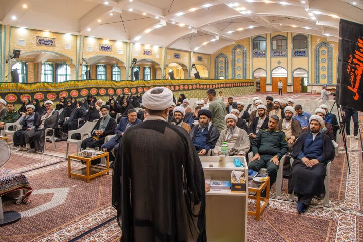 تصاویر | نشست هم‌اندیشی مبلغان و طلاب شهرستان ماهنشان