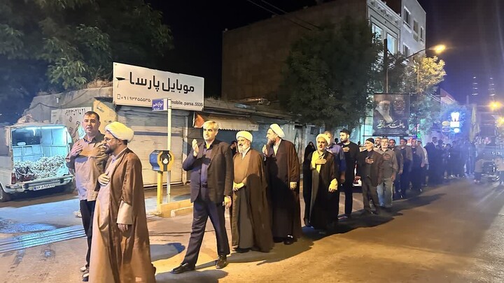 تصاویر / اجتماع شبانه مردمی خرمدره و عزاداری هیئت شاه حسین گویان