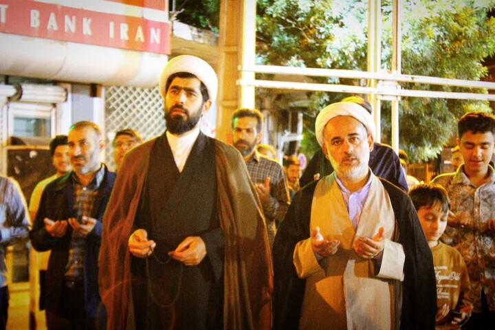 تصاویر / اجتماع شبانه مردمی خرمدره و عزاداری هیئت شاه حسین گویان