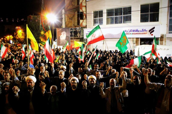 تصاویر / اجتماع شبانه مردمی خرمدره و عزاداری هیئت شاه حسین گویان