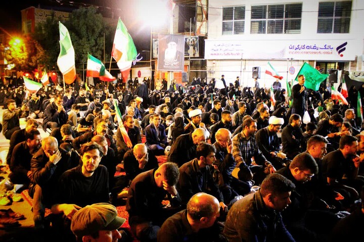 تصاویر / اجتماع شبانه مردمی خرمدره و عزاداری هیئت شاه حسین گویان
