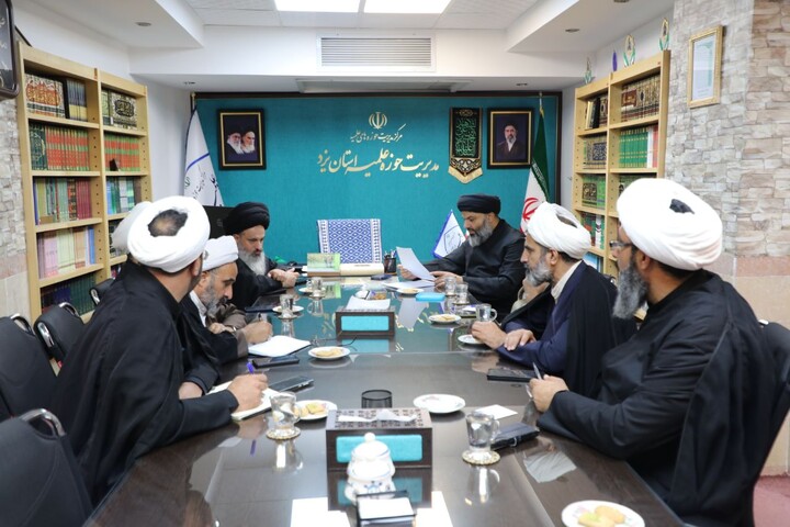 تصاویر/ جلسه قرارگاه جنگ ترکیبی بلاغ مبین در حوزه علمیه استان یزد برگزار شد