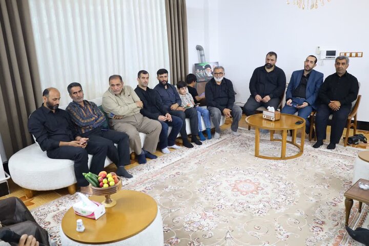 تصاویر/ تجلیل نماینده ولی فقیه از خانواده شهید در روستای سمسکنده شهرستان ساری